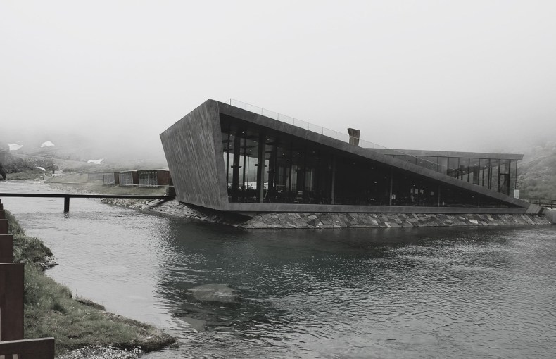 Espacios inspiradores de arquitectura moderna por Metro2 Arquitectos, diseños innovadores que transforman el entorno y crean ambientes únicos